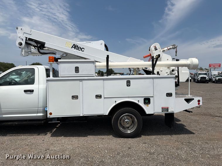 image for item FB4987 2013 RAM 5500 bucket truck