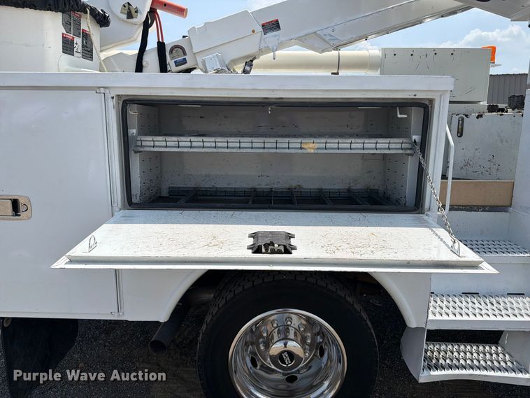 image for item FB4987 2013 RAM 5500 bucket truck