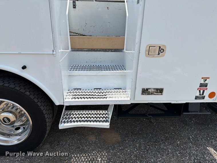 image for item FB4987 2013 RAM 5500 bucket truck