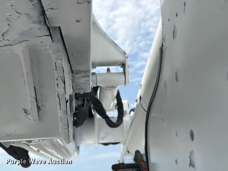 image for item FB4987 2013 RAM 5500 bucket truck