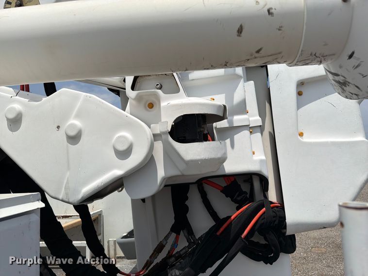 image for item FB4987 2013 RAM 5500 bucket truck