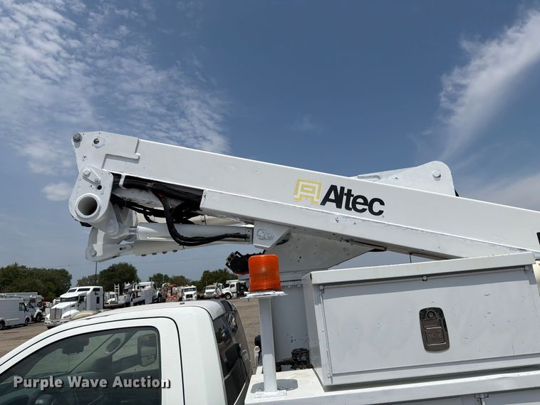 image for item FB4987 2013 RAM 5500 bucket truck