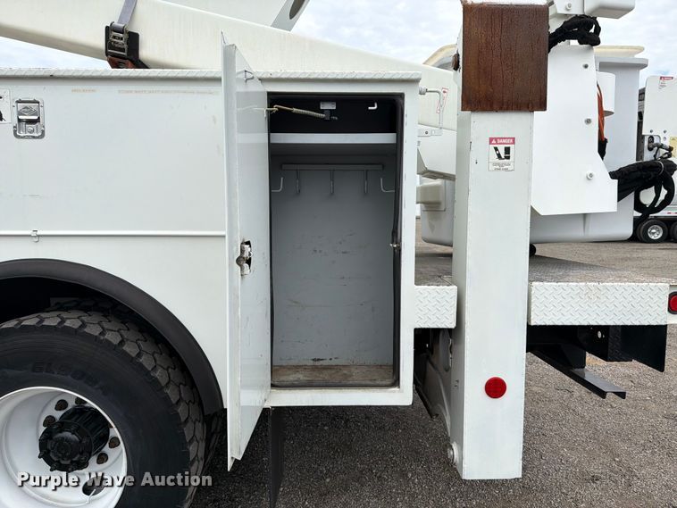 image for item FB4991 2011 Freightliner Business Class M2 bucket truck