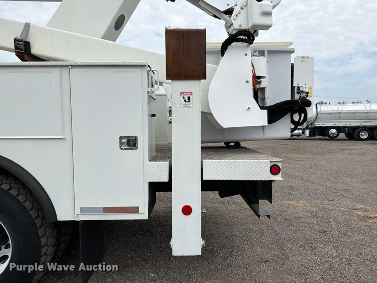 image for item FB4991 2011 Freightliner Business Class M2 bucket truck