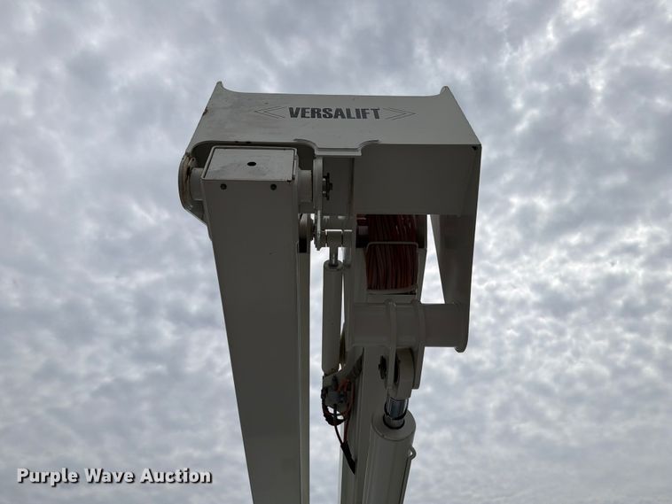 image for item FB4991 2011 Freightliner Business Class M2 bucket truck