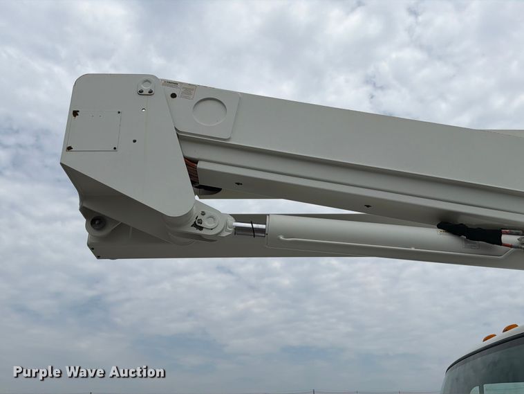 image for item FB4991 2011 Freightliner Business Class M2 bucket truck