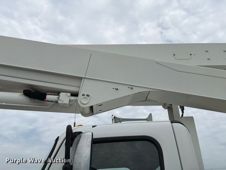 image for item FB4991 2011 Freightliner Business Class M2 bucket truck