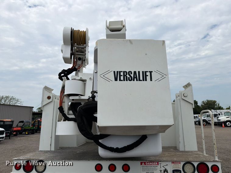 image for item FB4991 2011 Freightliner Business Class M2 bucket truck