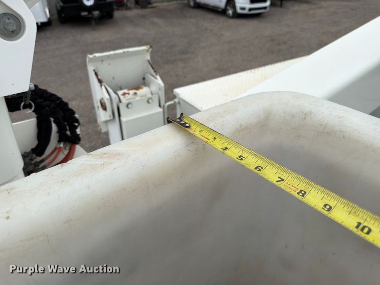 image for item FB4991 2011 Freightliner Business Class M2 bucket truck