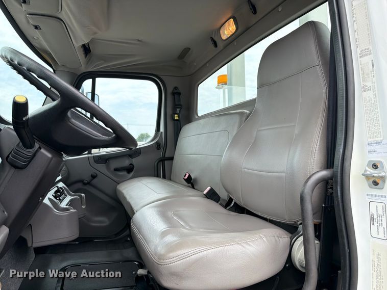 image for item FB4991 2011 Freightliner Business Class M2 bucket truck