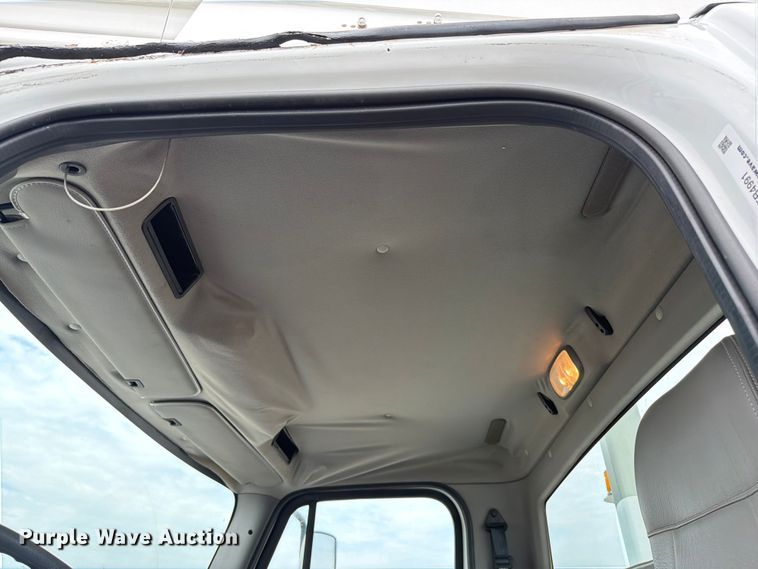 image for item FB4991 2011 Freightliner Business Class M2 bucket truck