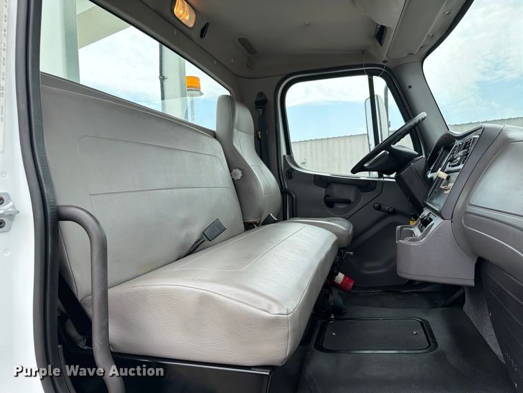 image for item FB4991 2011 Freightliner Business Class M2 bucket truck