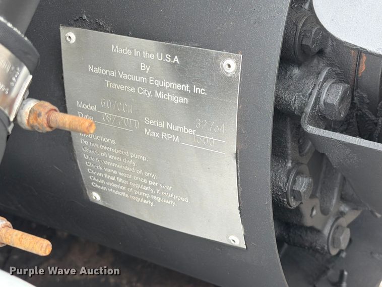image for item FB4992 2011 International WorkStar 7600 vacuum truck