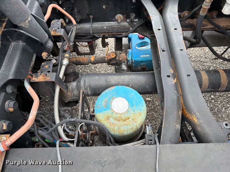 image for item FB4992 2011 International WorkStar 7600 vacuum truck