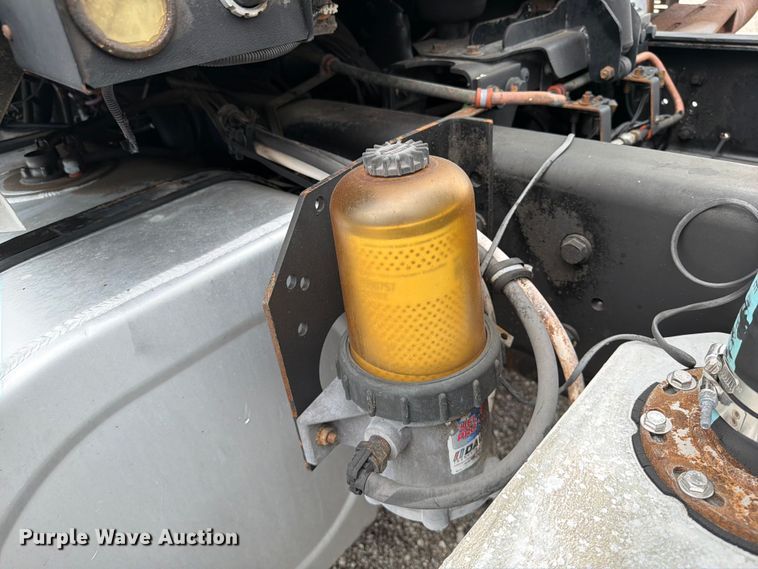image for item FB4992 2011 International WorkStar 7600 vacuum truck
