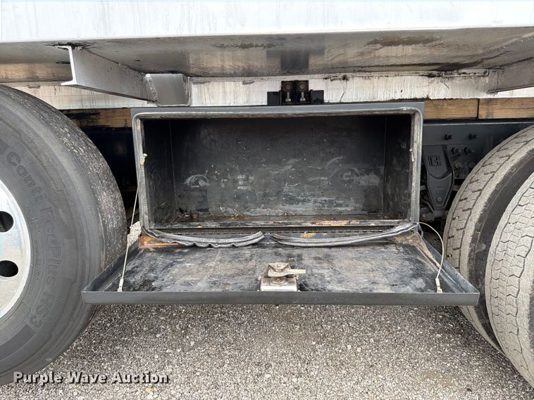 image for item FB4992 2011 International WorkStar 7600 vacuum truck