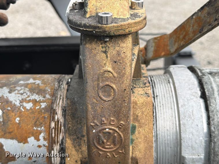 image for item FB4992 2011 International WorkStar 7600 vacuum truck