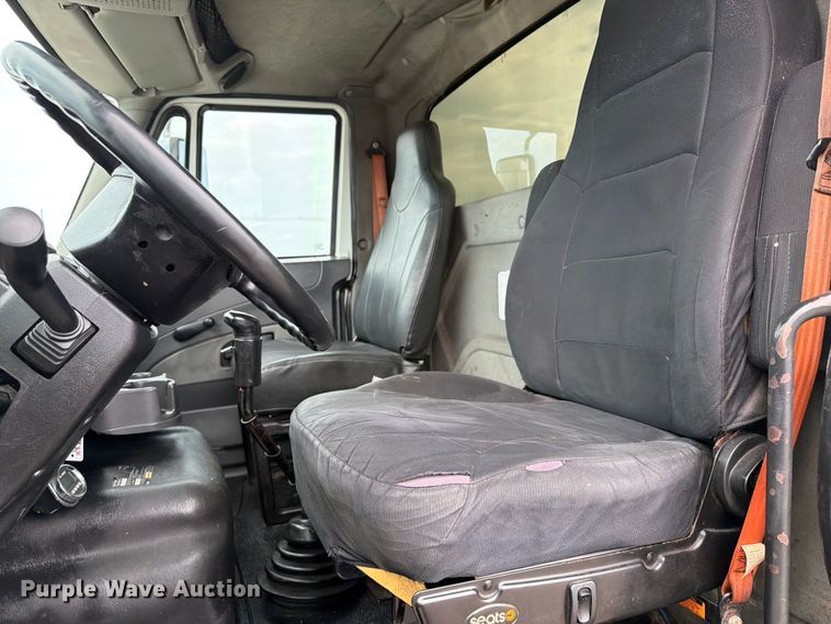 image for item FB4992 2011 International WorkStar 7600 vacuum truck