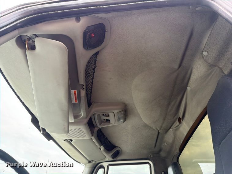 image for item FB4992 2011 International WorkStar 7600 vacuum truck