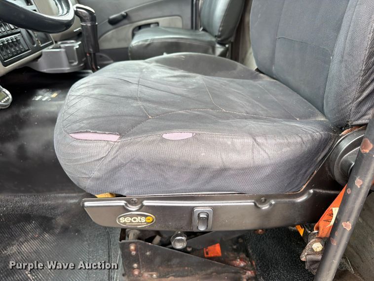 image for item FB4992 2011 International WorkStar 7600 vacuum truck