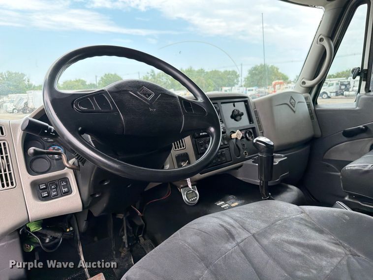 image for item FB4992 2011 International WorkStar 7600 vacuum truck