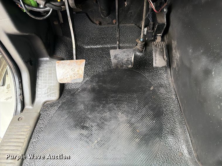 image for item FB4992 2011 International WorkStar 7600 vacuum truck