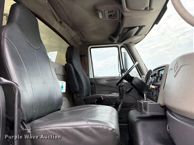 image for item FB4992 2011 International WorkStar 7600 vacuum truck
