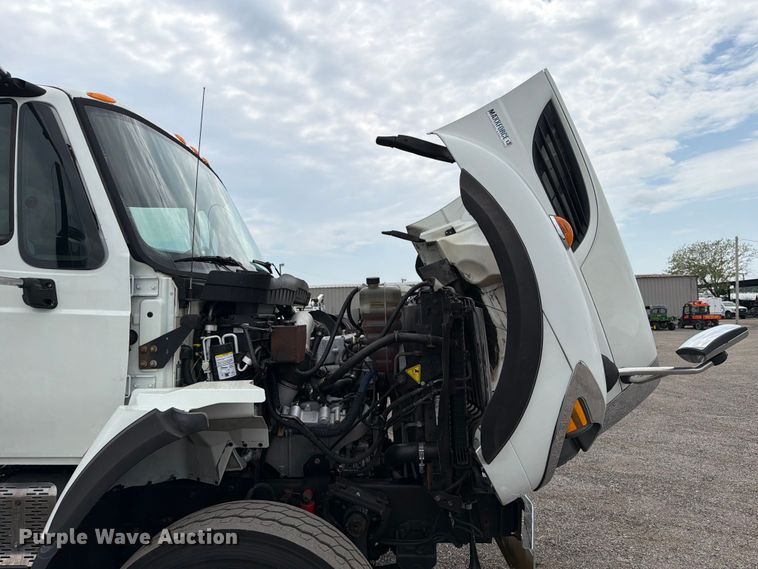 image for item FB4992 2011 International WorkStar 7600 vacuum truck