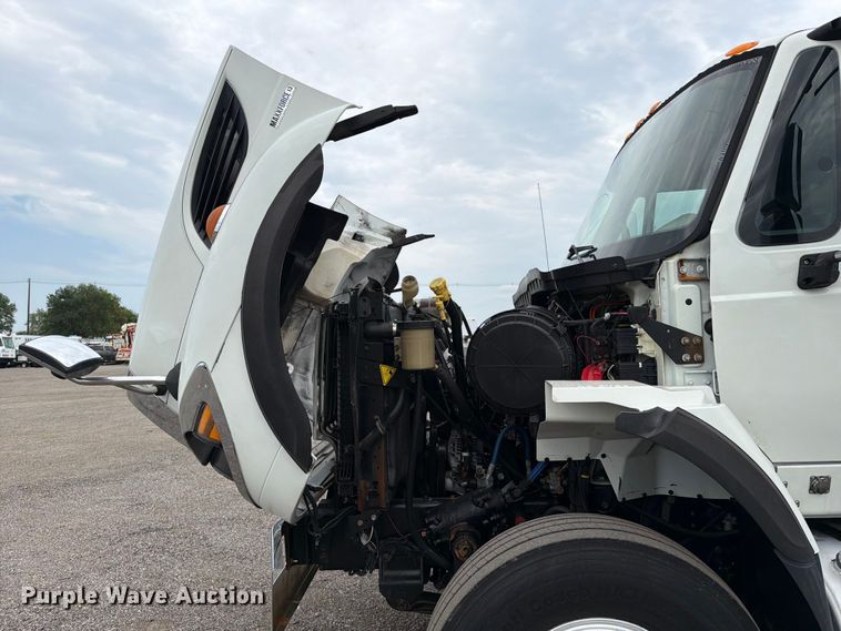 image for item FB4992 2011 International WorkStar 7600 vacuum truck