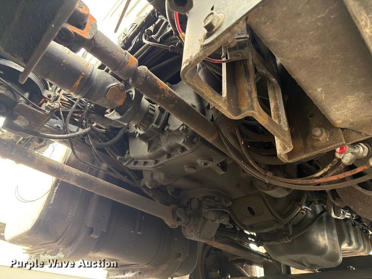 image for item FB4992 2011 International WorkStar 7600 vacuum truck