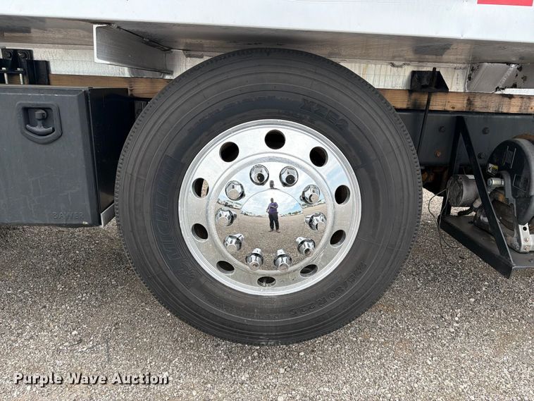 image for item FB4992 2011 International WorkStar 7600 vacuum truck