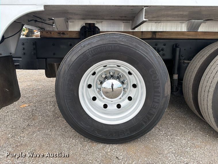 image for item FB4992 2011 International WorkStar 7600 vacuum truck