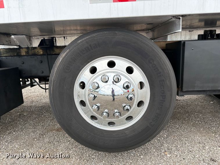 image for item FB4992 2011 International WorkStar 7600 vacuum truck