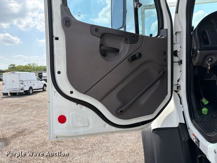 image for item FB4994 2014 Freightliner 114SD Crew Cab crane truck
