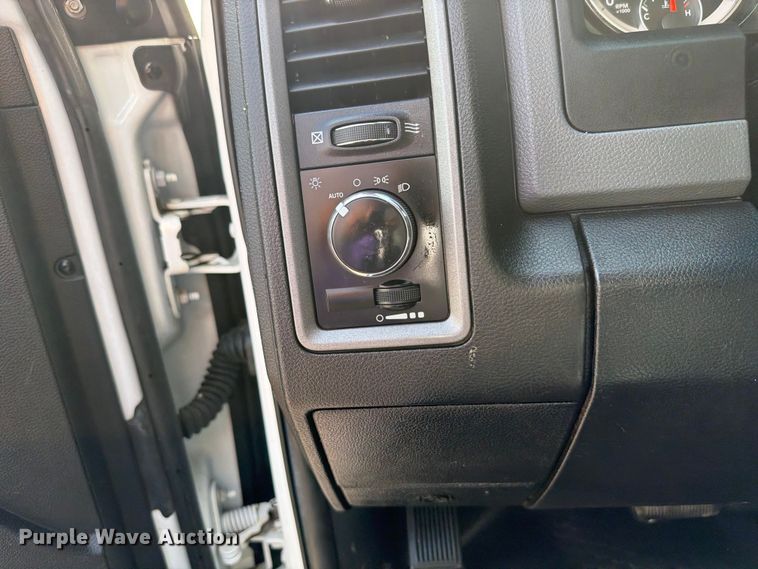 image for item FB4995 2017 RAM 3500 utility bed pickup truck