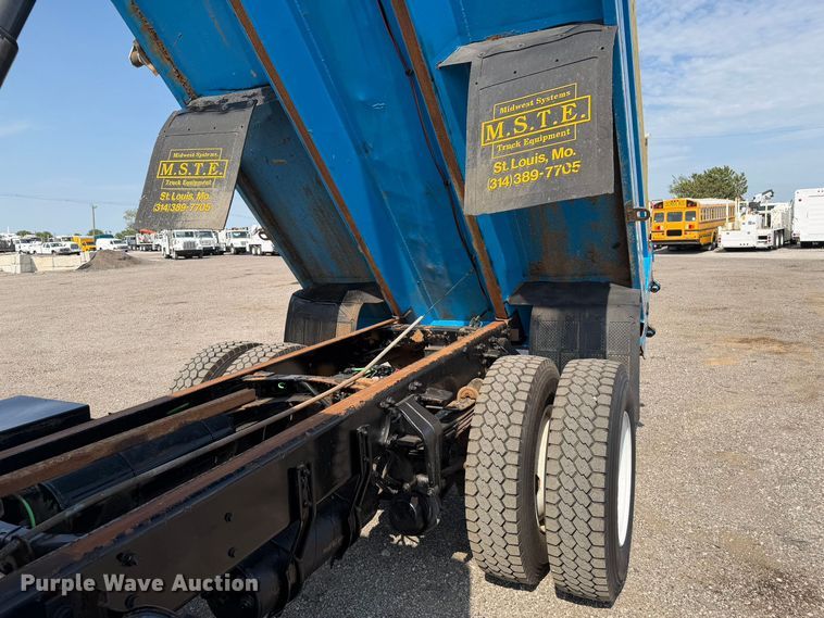 image for item FB4996 2016 Freightliner Business Class M2 dump truck