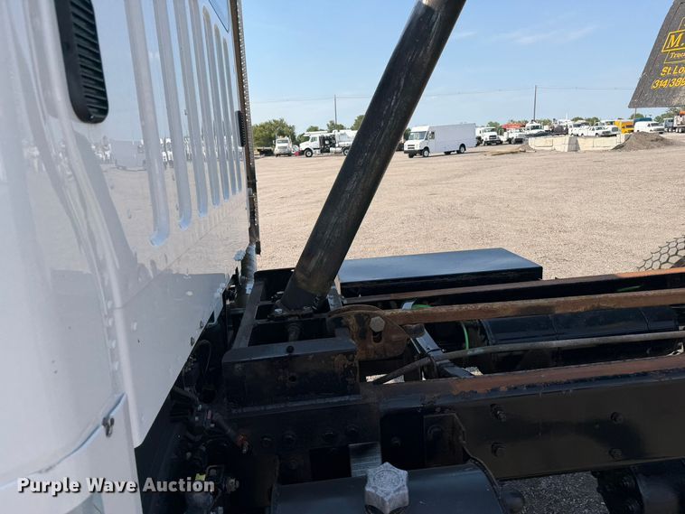 image for item FB4996 2016 Freightliner Business Class M2 dump truck