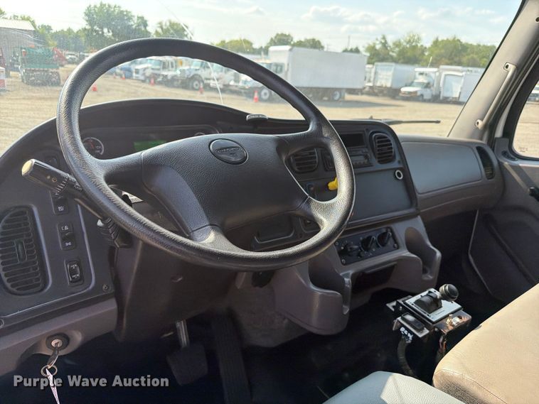 image for item FB4996 2016 Freightliner Business Class M2 dump truck