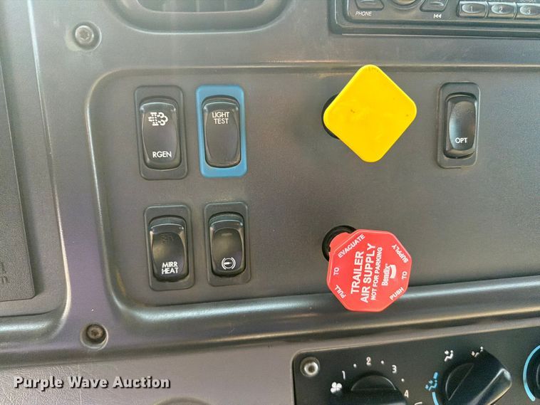 image for item FB4996 2016 Freightliner Business Class M2 dump truck