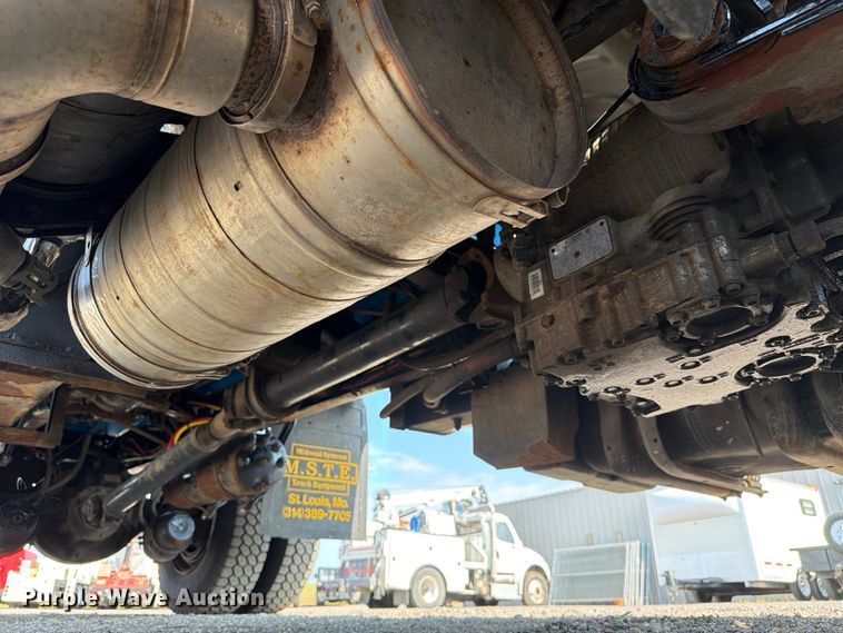 image for item FB4996 2016 Freightliner Business Class M2 dump truck