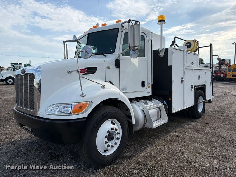 2014 Peterbilt 337 utility / service truck