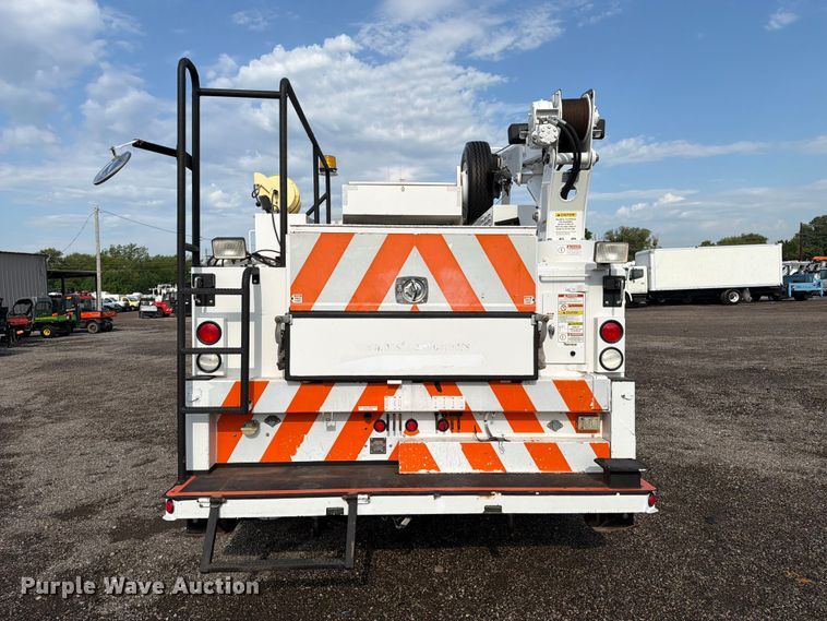 image for item FB4997 2014 Peterbilt 337 utility / service truck