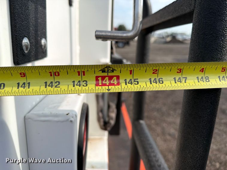 image for item FB4997 2014 Peterbilt 337 utility / service truck