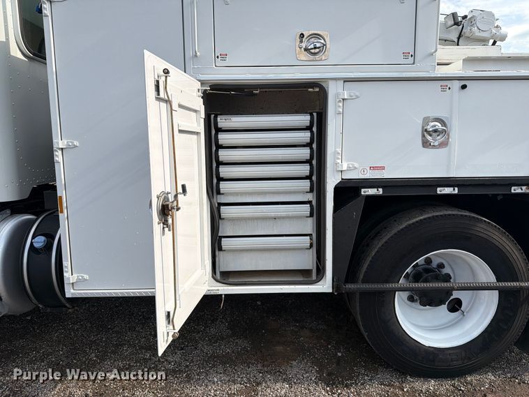 image for item FB4997 2014 Peterbilt 337 utility / service truck