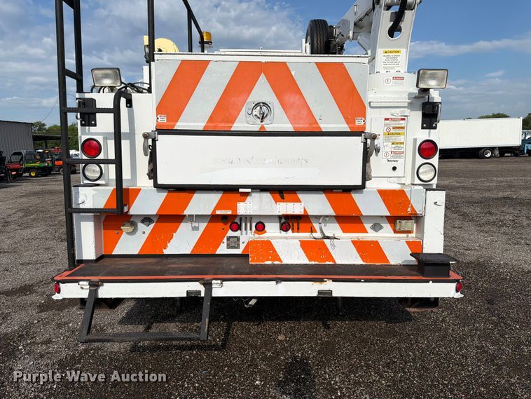 image for item FB4997 2014 Peterbilt 337 utility / service truck