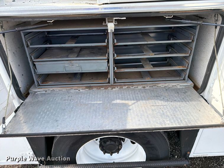 image for item FB4997 2014 Peterbilt 337 utility / service truck