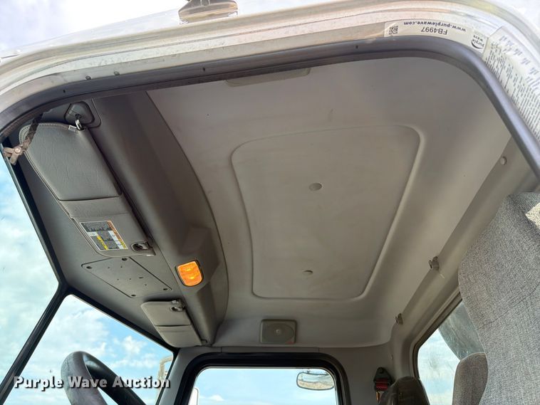 image for item FB4997 2014 Peterbilt 337 utility / service truck