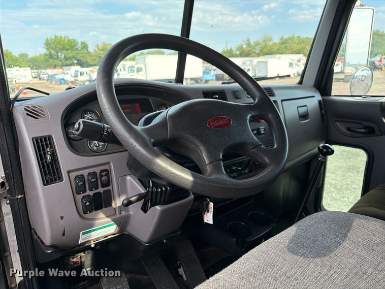 image for item FB4997 2014 Peterbilt 337 utility / service truck