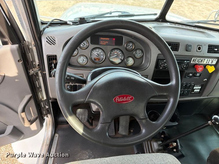 image for item FB4997 2014 Peterbilt 337 utility / service truck