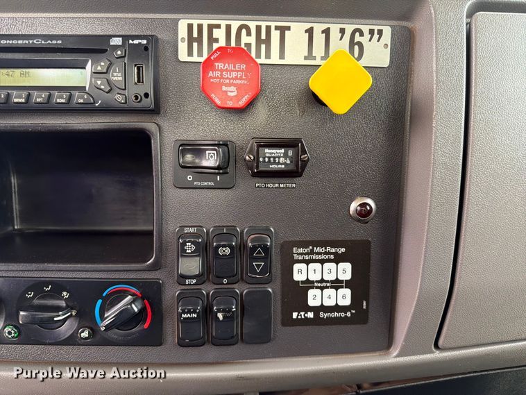 image for item FB4997 2014 Peterbilt 337 utility / service truck